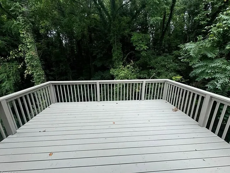 904 Elizabeth St — Photo 24