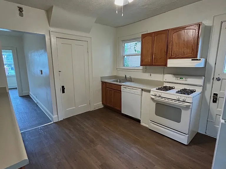 4029 W 8th St #1 — Photo 5