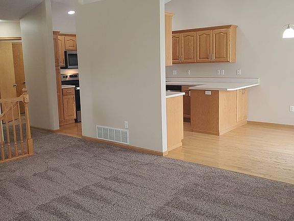 5th image of 1635 51st St SW
