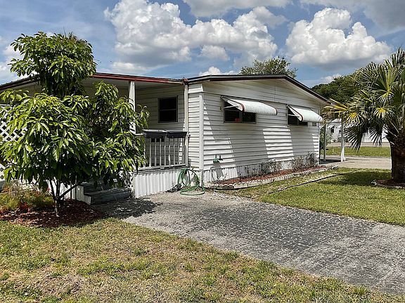 3rd image of 4105 Southgate Dr