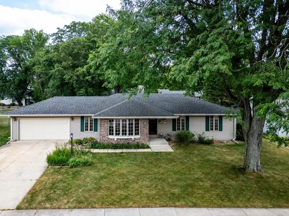 842 N Wright Rd, Janesville, WI 53546
