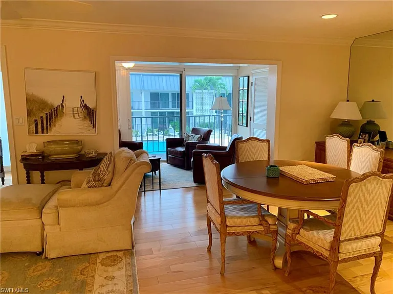 333 Harbour Dr #211 — Photo 8