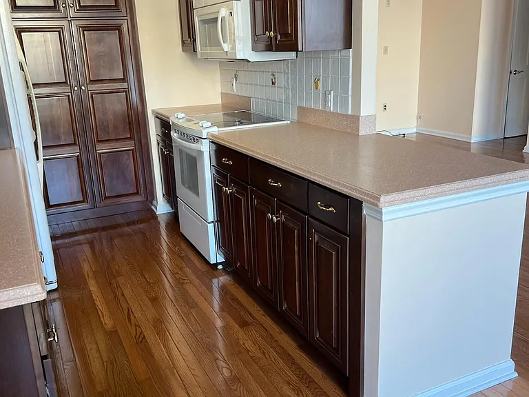 787 Ocean Ave #314 — Photo 8