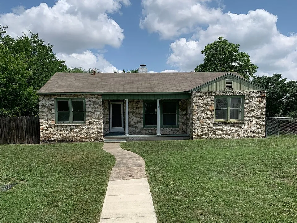 703 Alexander Hamilton Dr