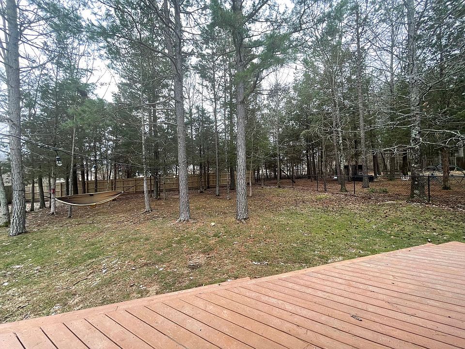 1st image of 120 Boulder Trl