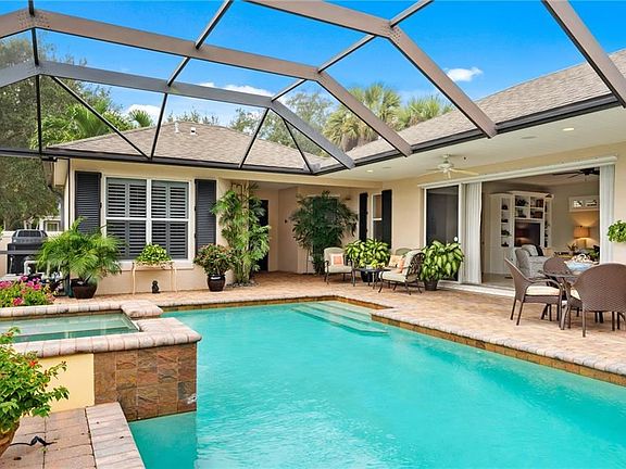 5th image of 240 Oak Hammock Cir SW