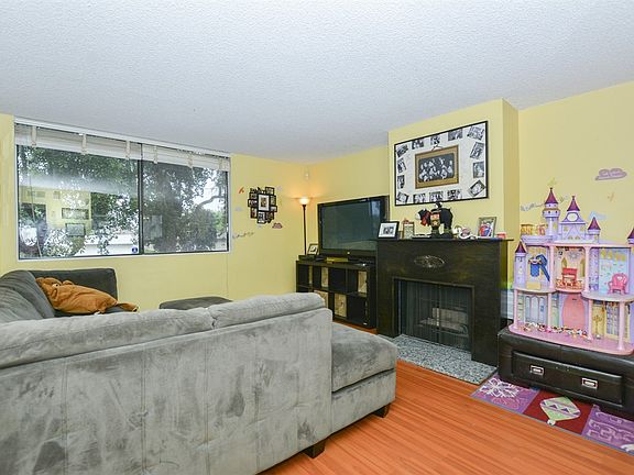 3rd image of 1807 Seattle St