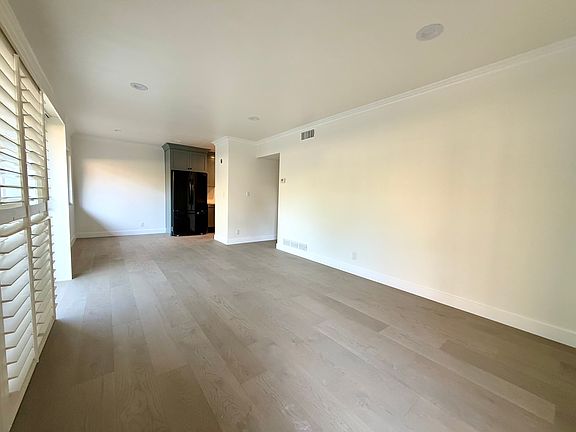 2nd image of 100 S Oak Ave APT 2