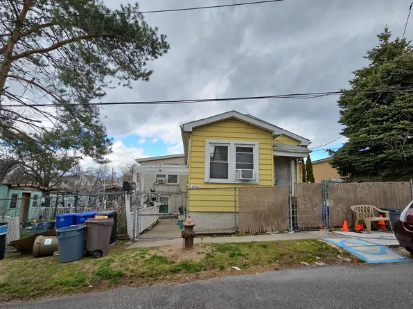 306 Humbert St, Staten Island, NY 10305