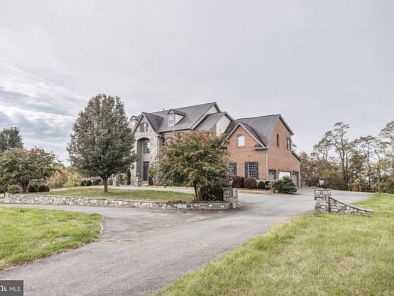 4th image of 14938 Finegan Farm Dr