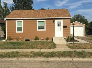 825 3rd St SW, Minot, ND 58701