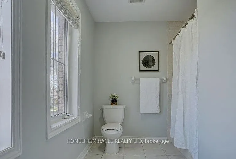 95 William Fair Dr #UPPER — Photo 21