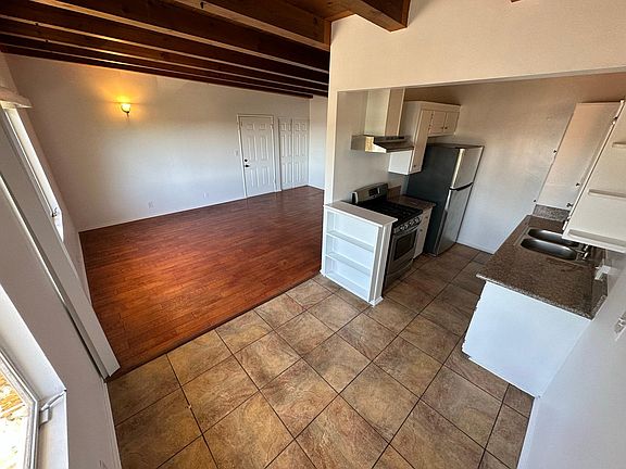 4th image of 700 Robinson St APT 6