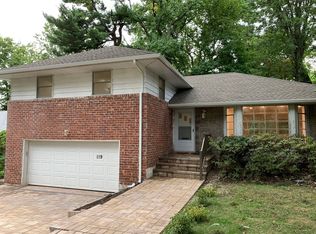 119 Schenck Ave, Great Neck, NY 11021