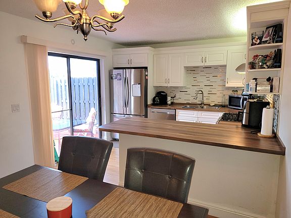 5th image of 2143 White Pine Cir APT A