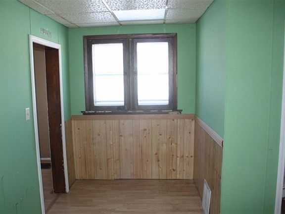 5th image of 518 N 58th Ave W