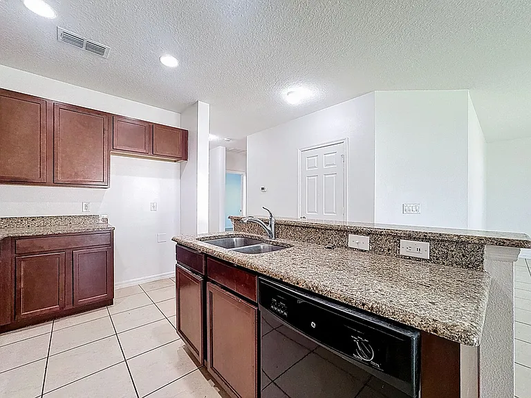 662 Vitoria Rd — Photo 11