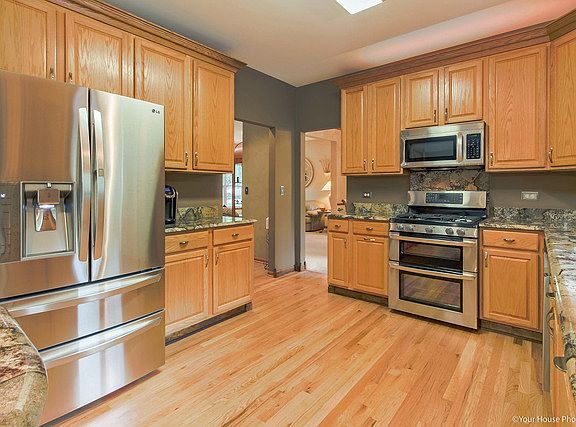 4th image of 25097 W Warren Ave
