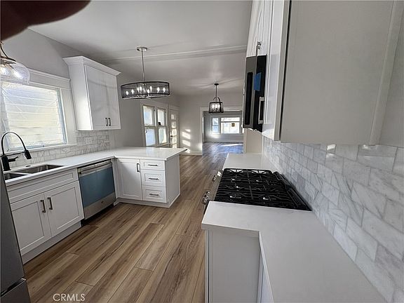 3rd image of 275 N Orange St