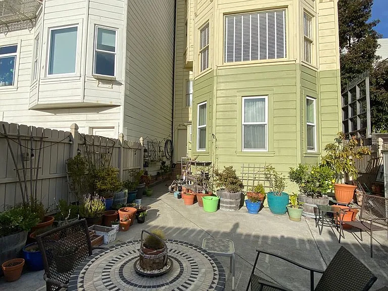 2233 Larkin St #1 — Photo 10