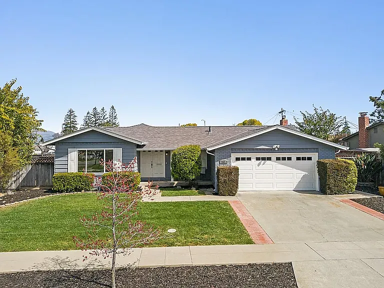1542 Trevor Dr — Photo 1