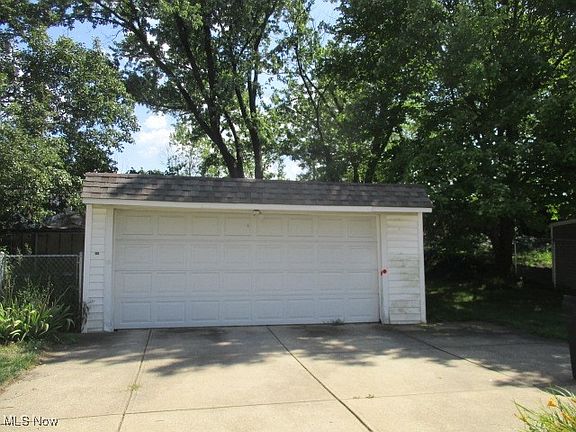 2nd image of 11220 Brunswick Ave