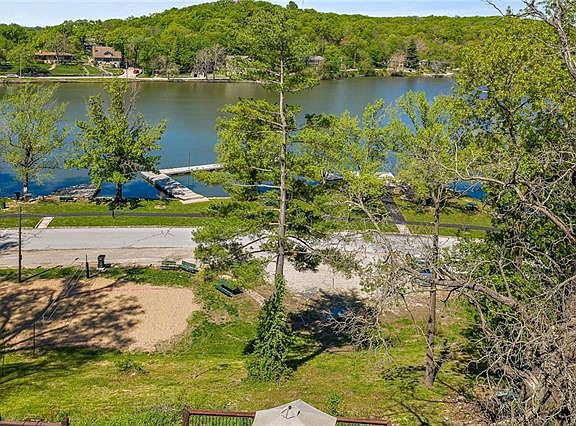 4th image of 407 Lake Forest Dr