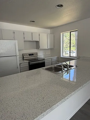 2015 Blake Ave #19 Photo 1