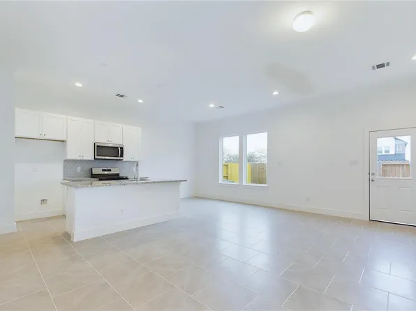 6404 Pregonero Ln, Houston, TX 77048
