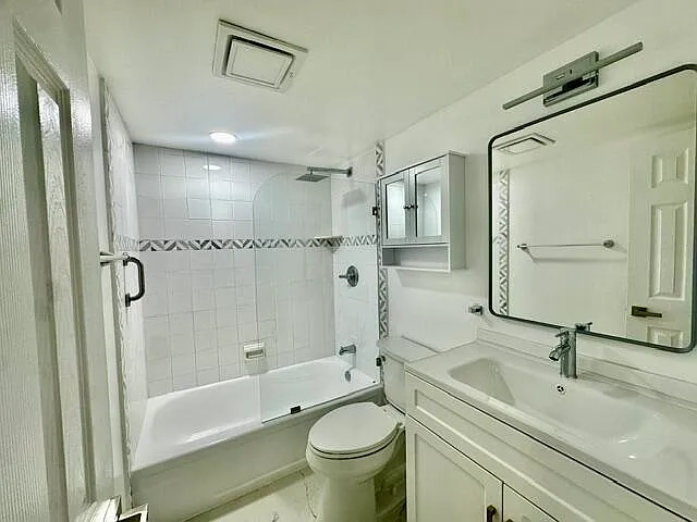 3045 Cornwall Dr #C — Photo 8