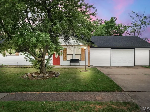 412 Saint Joseph Ave, O'Fallon, MO 63366
