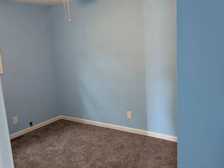 3221 S Millwood Ave — Photo 6