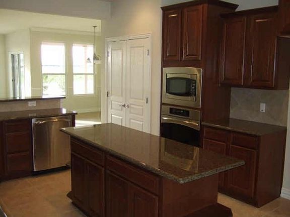 4th image of 830 Carrington Greens Dr