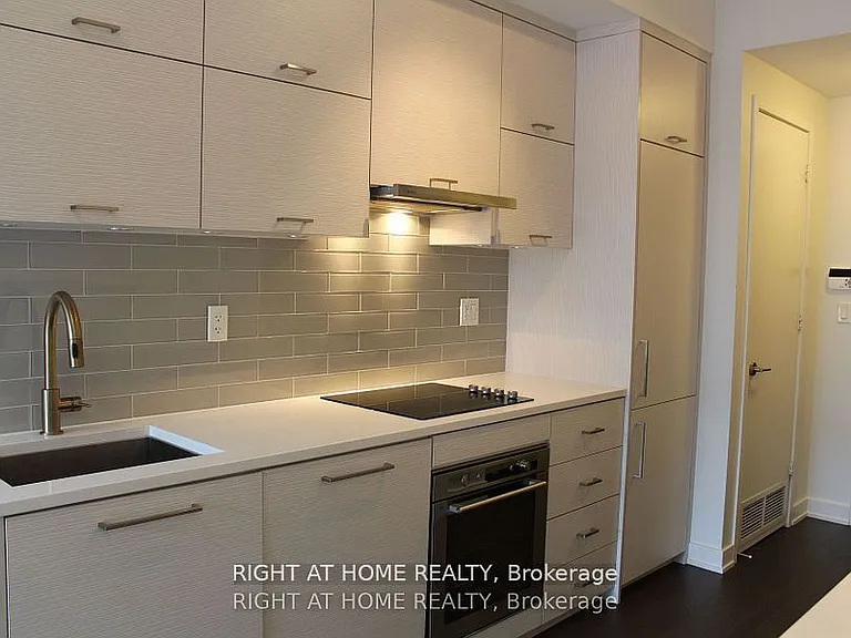 106 Dovercourt Rd #418 — Photo 4