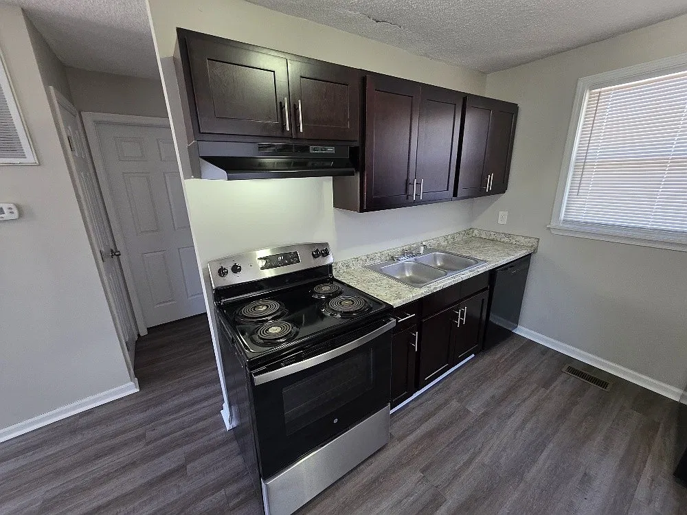 2 bed, 1.0 bath, 700 sqft, $1,095 — Photo 4