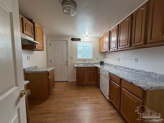 2nd image of 3002 W Brainerd St