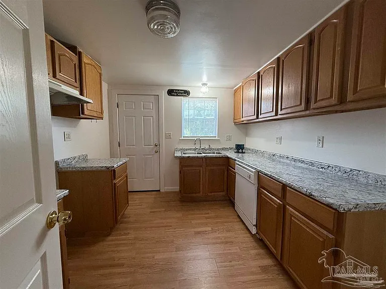 3002 W Brainerd St — Photo 2
