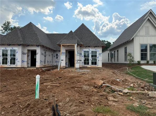 1050 Hunters Way, Opelika, AL 36801