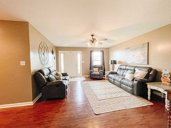 4th image of 807 Candlestick Ct