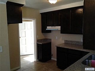 3rd image of 914 E 88th Pl