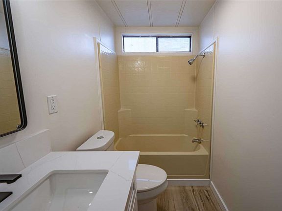 5th image of 310 Meander Drive