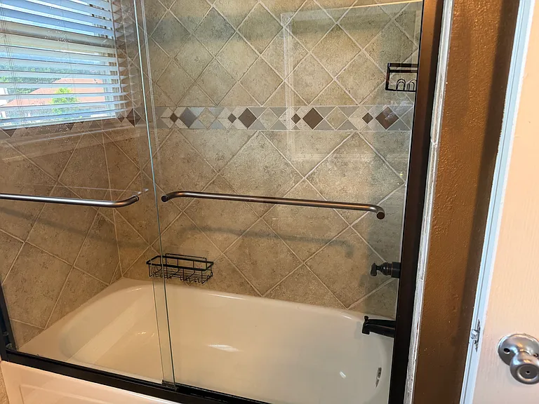 2208 Illinois Dr — Photo 29