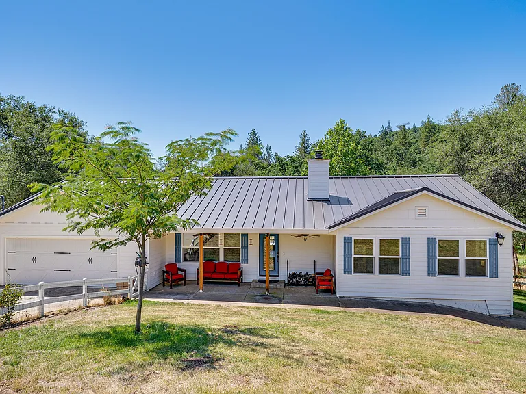 4640 Motto Ln — Photo 1