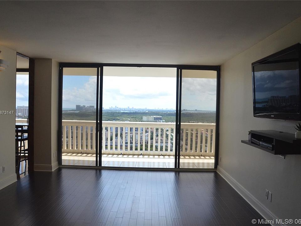 1st image of 2000 SE Island Blvd #2303