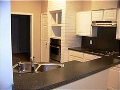 4th image of 19727 Lake Hollow Ln