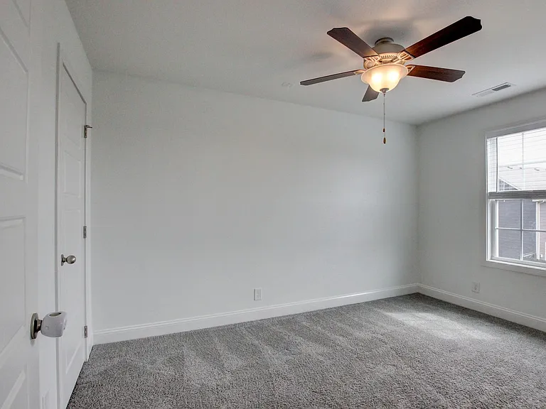702 Ellie Nat Dr — Photo 39