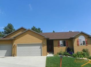 606 Middle Valley Dr, Rapid City, SD 57701