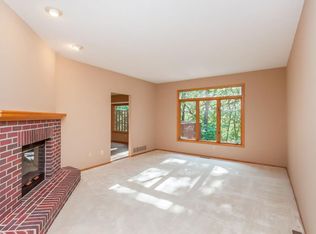 3415 Riverpointe Cir NE, Cedar Rapids, IA 52411