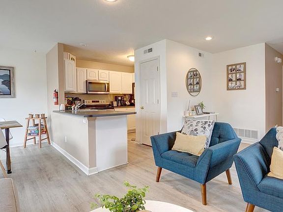 5th image of 3514 S Oaklawn Cir