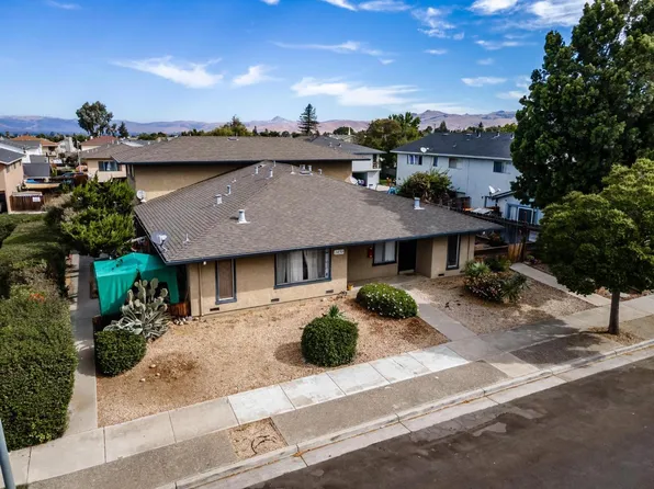 1450 Diablo Dr, Hollister, CA 95023